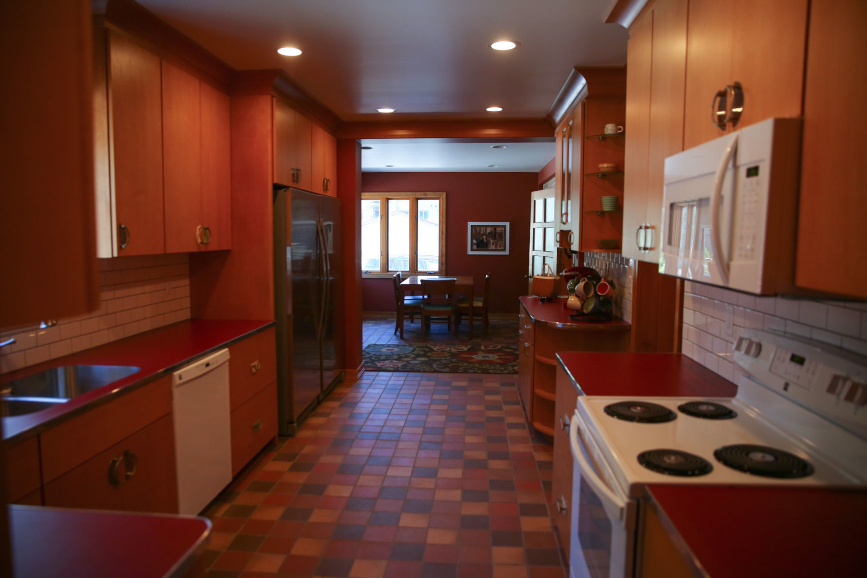 Egloff House - 312 E State St (4).jpg